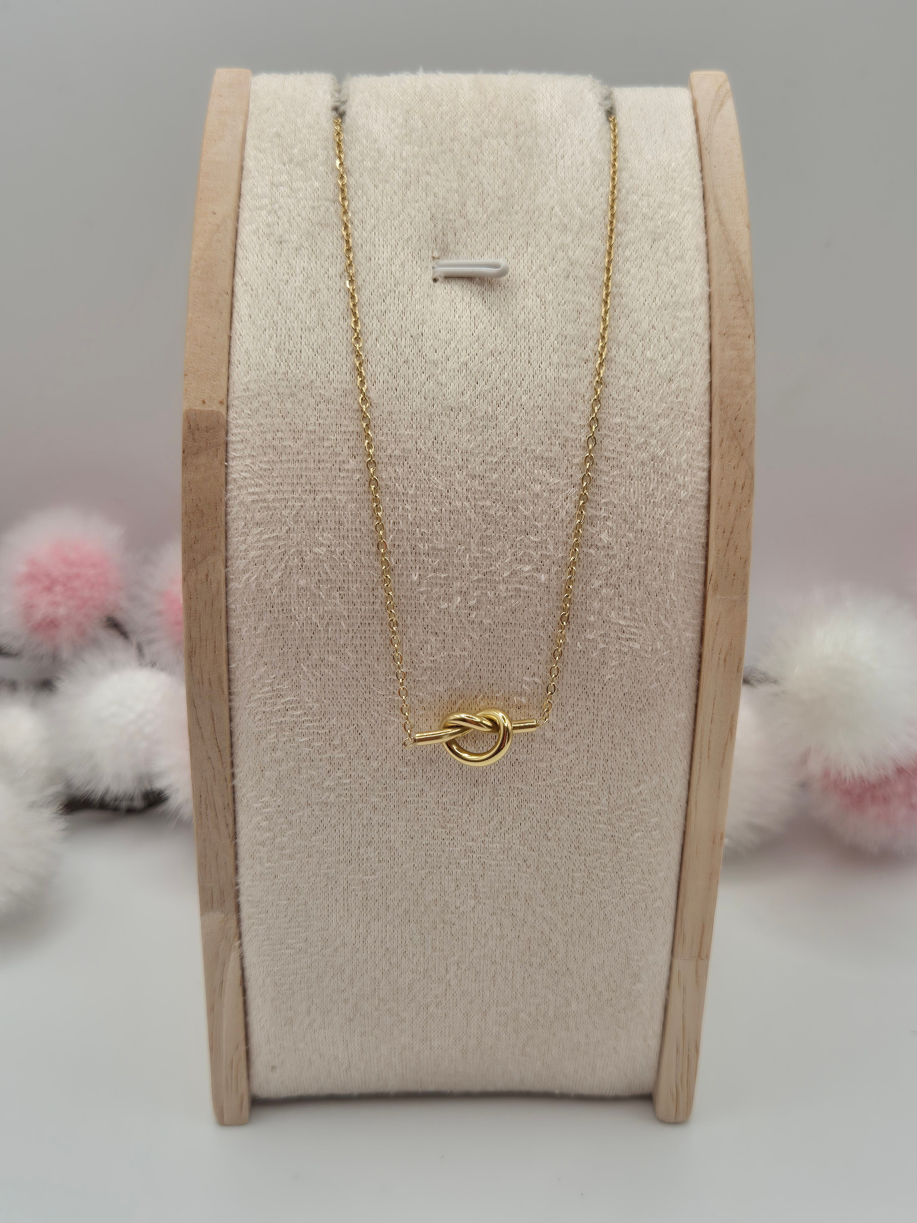 Collier Nœud Sérénité