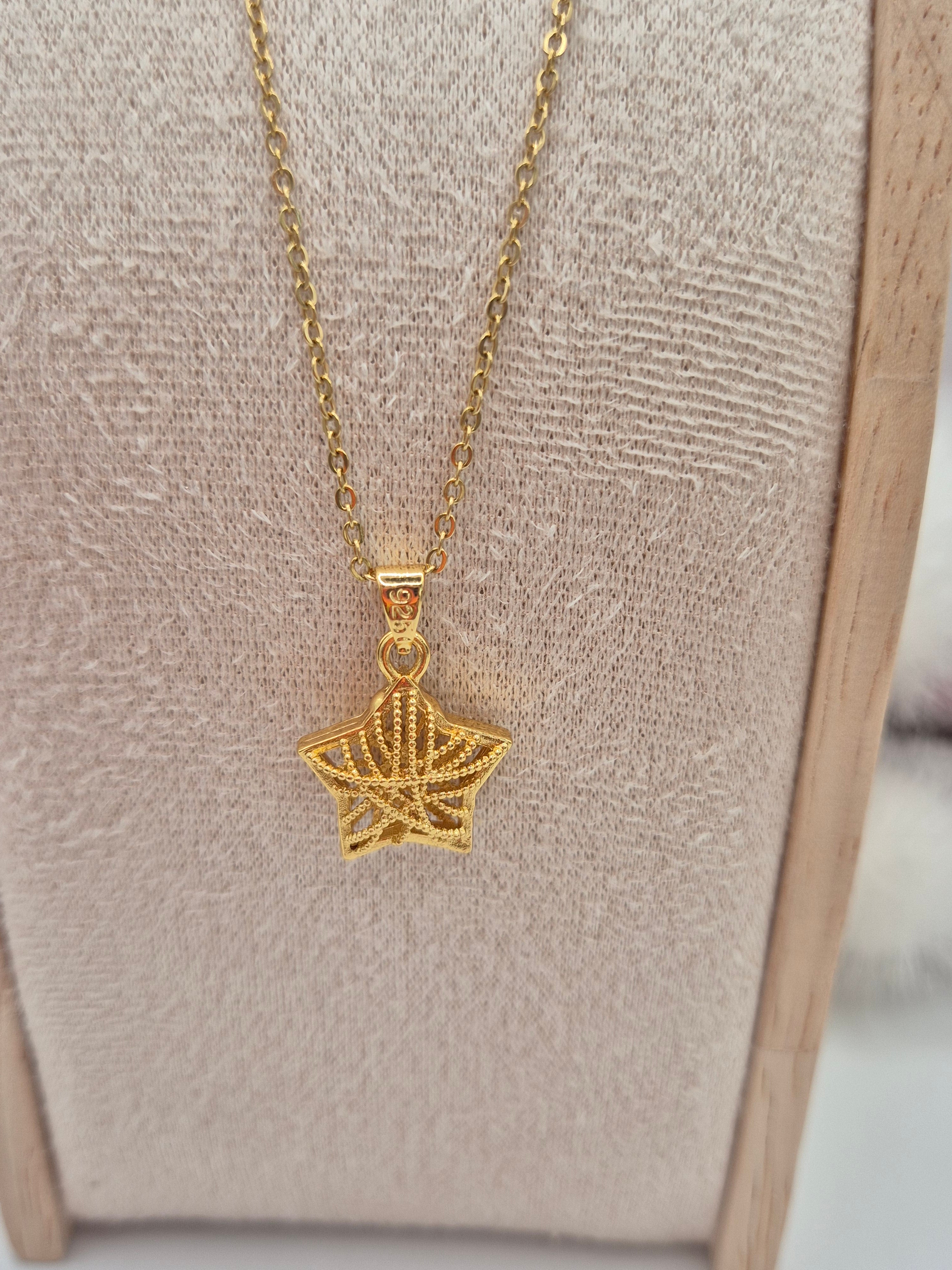 Collier Nova