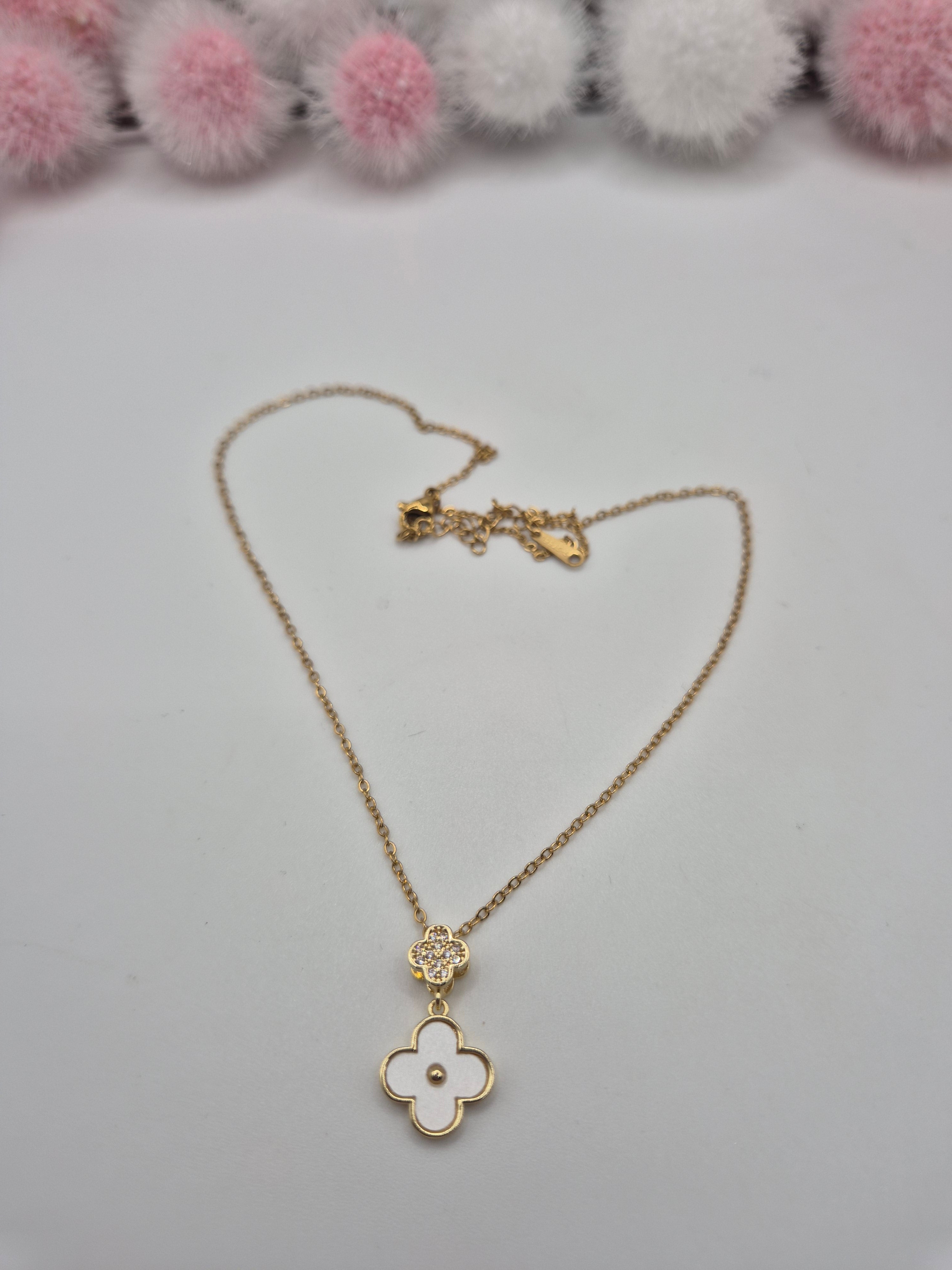 Collier Éclat Silencieux blanc