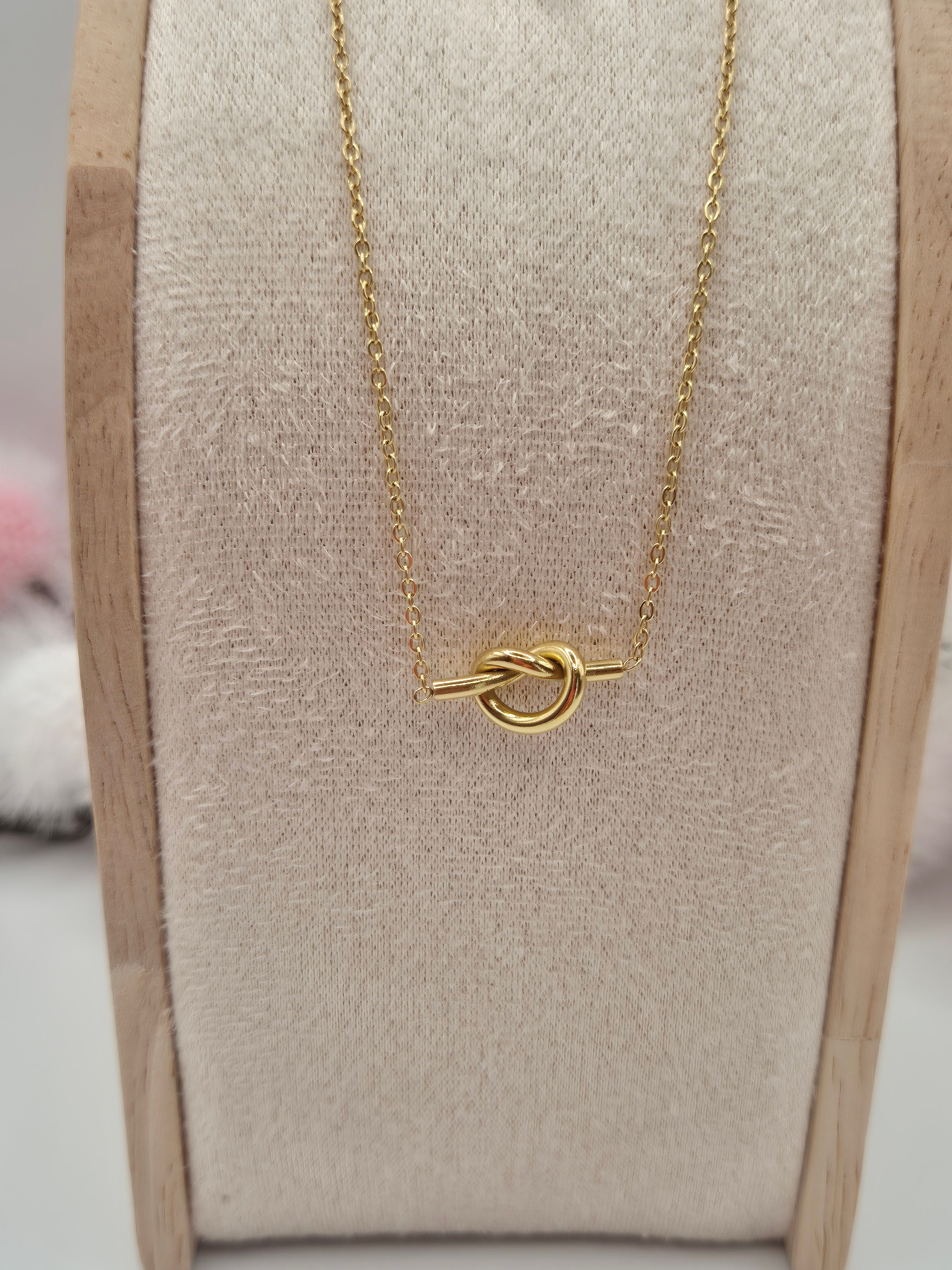 Collier Nœud Sérénité